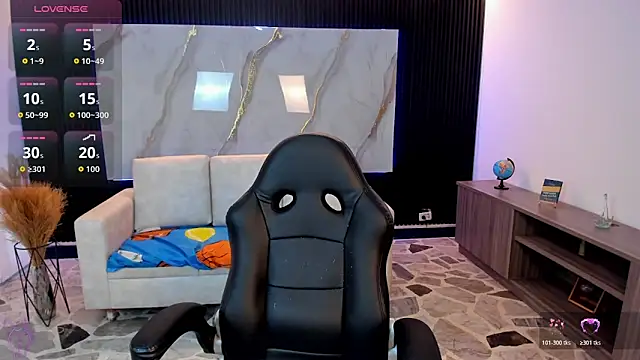 TiffanyHoustton online show from March 9, 2026, 12:09 pm