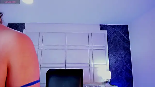 TiffanyHoustton online show from March 12, 2026, 12:11 pm