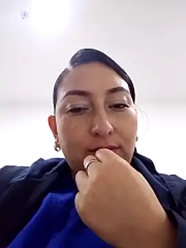 Valeria montana  online show from February 17, 2026, 12:01 pm