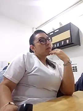 Valeria montana  online show from April 21, 2026, 12:00 pm