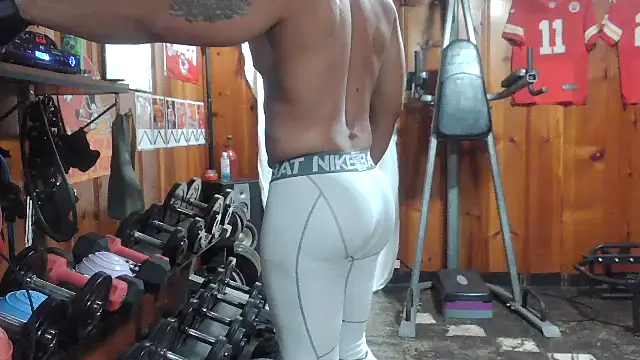 Black-Silver-Fox online show from April 10, 2026, 11:53 pm