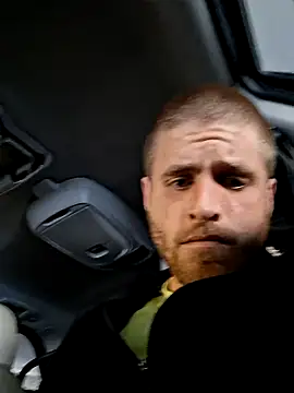 ThatDilf11 online show from December 3, 2025, 2:26 pm