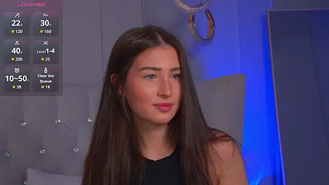 LisaDeviss online show from April 20, 2026, 3:37 pm