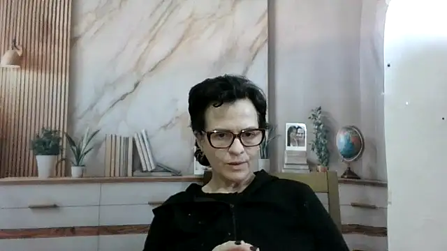 Snapshot of Luna-Hot0802 chatting on June 17, 2026, 8:10 pm Luna-Hot0802 online show from June 17, 2026, 8:10 pm