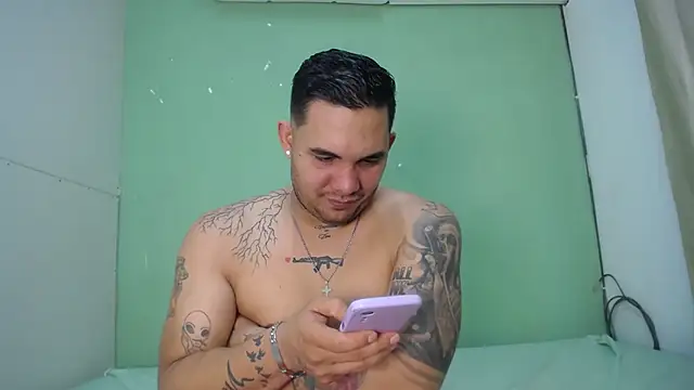 CRAZY PARTYY  online show from December 5, 2025, 3:59 am