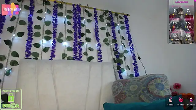 Mia Duque1999 online show from April 16, 2026, 9:39 pm