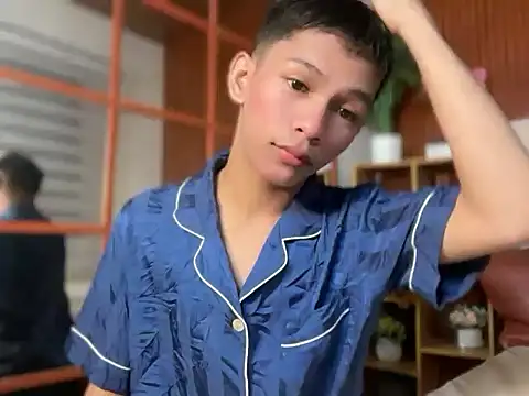 Snapshot of TheBoyAboveYou chatting on February 26, 2026, 4:39 pm TheBoyAboveYou online show from February 26, 2026, 4:39 pm