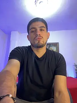 williamsmiiths16 online show from February 11, 2026, 3:17 pm