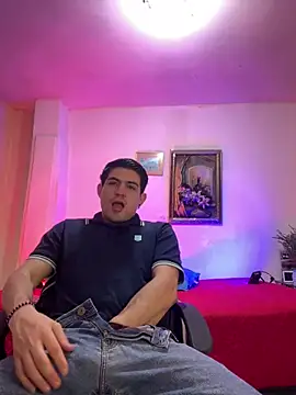 williamsmiiths16 online show from February 25, 2026, 12:26 pm