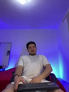 williamsmiiths16 online show from April 21, 2026, 10:54 am