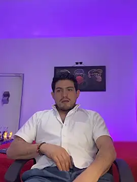 Snapshot of williamsmiiths16 chatting on April 29, 2026, 5:30 pm williamsmiiths16 online show from April 29, 2026, 5:30 pm