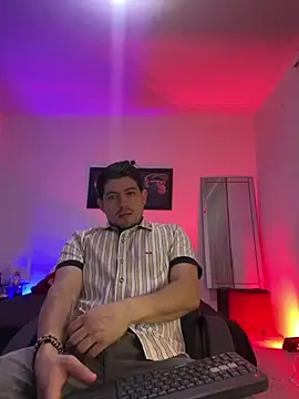 Snapshot of williamsmiiths16 chatting on May 12, 2026, 10:01 am williamsmiiths16 online show from May 12, 2026, 10:01 am