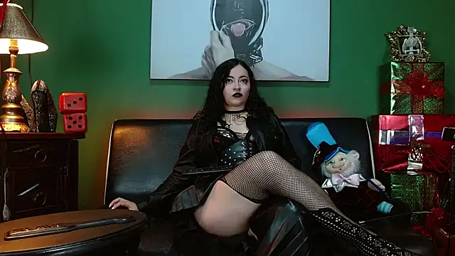 LunaTikka online show from December 19, 2025, 4:52 am