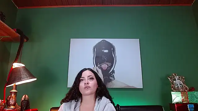 LunaTikka online show from December 20, 2025, 1:23 am