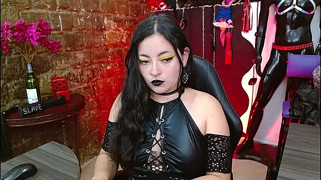 LunaTikka online show from April 22, 2026, 6:53 pm