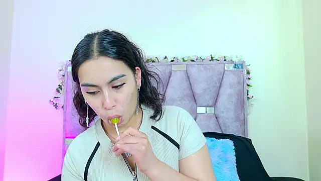 iris and damian online show from April 21, 2026, 5:17 pm