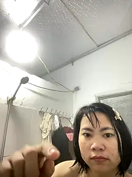 Chew candy online show from December 4, 2025, 3:32 pm