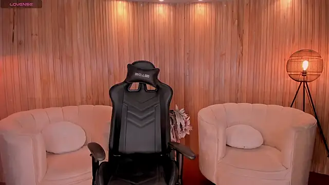 ChloeManson online show from March 6, 2025, 8:48 pm