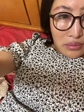 luckybaby666999 online show from June 14, 2026, 4:31 pm