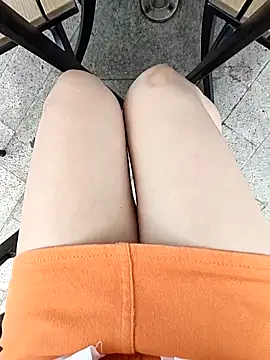 Baby-Linh online show from April 22, 2026, 3:31 am