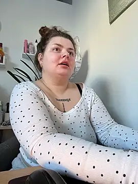 Snapshot of EvKamenskih chatting on February 22, 2026, 8:57 am EvKamenskih online show from February 22, 2026, 8:57 am