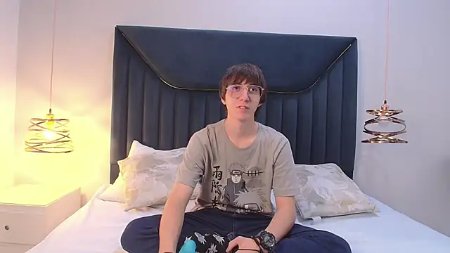 Snapshot of JeffBellfort chatting on June 17, 2026, 7:59 pm JeffBellfort online show from June 17, 2026, 7:59 pm