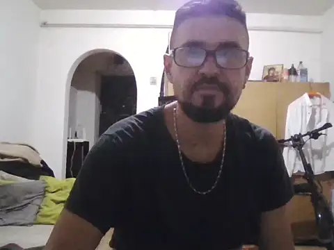 Snapshot of cornel4321 chatting on December 5, 2025, 5:20 pm cornel4321 online show from December 5, 2025, 5:20 pm