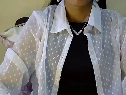 Snapshot of Shab_M chatting on May 8, 2026, 5:24 am Shab M online show from May 8, 2026, 5:24 am