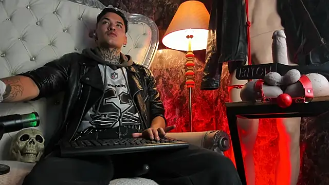 AlecBanne online show from April 21, 2026, 2:51 am