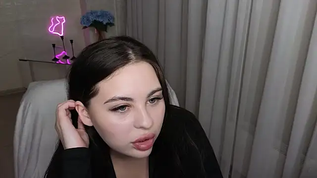 Deborah lowe online show from December 3, 2025, 5:00 pm