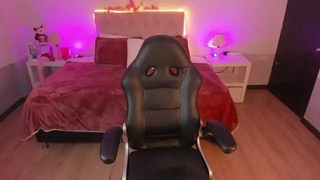 Celeste Rous   online show from December 5, 2025, 12:36 pm