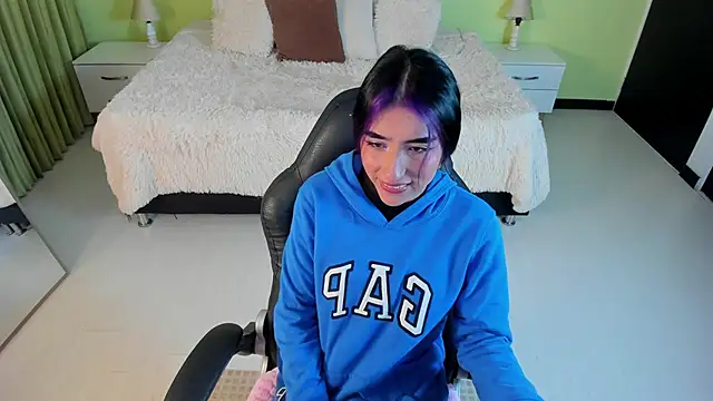 Celeste Rous   online show from February 17, 2026, 12:01 pm