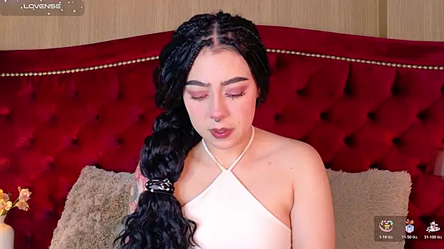 TaniaRedd  online show from December 17, 2025, 1:39 pm