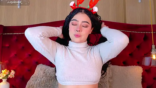 TaniaRedd  online show from December 21, 2025, 2:13 pm