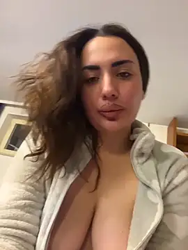 tesaa1212 online show from April 21, 2026, 8:44 pm