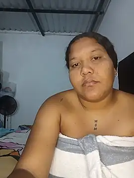 Snapshot of VaneandRossy chatting on August 4, 2026, 4:31 pm VaneandRossy online show from August 4, 2026, 4:31 pm