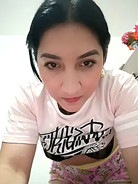 jade nevez9090 online show from December 5, 2025, 4:32 am