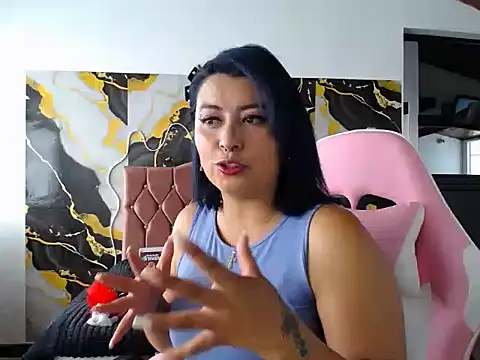 xxxEffy- online show from December 4, 2025, 7:11 pm