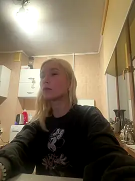 KisJeni online show from December 4, 2025, 6:05 pm