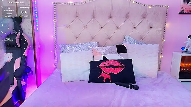 Miss Liu online show from December 21, 2025, 12:23 pm