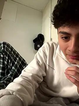 Snapshot of hungspanishtwink chatting on January 7, 2026, 11:56 am hungspanishtwink online show from January 7, 2026, 11:56 am