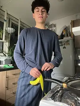 Snapshot of hungspanishtwink chatting on March 6, 2026, 2:52 am hungspanishtwink online show from March 6, 2026, 2:52 am