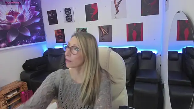 Scarlett 079 online show from February 19, 2026, 11:50 am