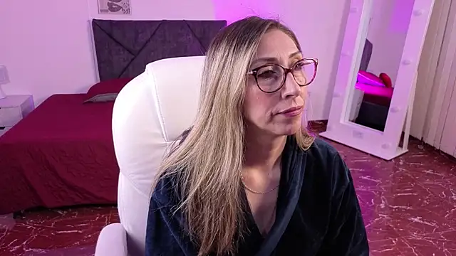 Snapshot of Scarlett_079 chatting on April 24, 2026, 11:45 am Scarlett 079 online show from April 24, 2026, 11:45 am