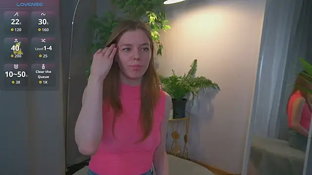 Tina Tayllor  online show from December 5, 2025, 2:25 pm