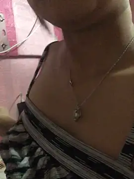 ilovepreggy online show from December 4, 2025, 1:53 pm