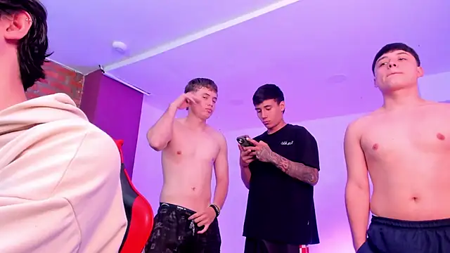 HotThreesoome online show from April 7, 2026, 2:50 pm