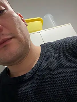 Snapshot of CharlyAlfa22 chatting on February 18, 2026, 5:09 pm CharlyAlfa22 online show from February 18, 2026, 5:09 pm