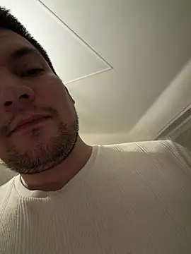 Snapshot of CharlyAlfa22 chatting on March 11, 2026, 11:33 pm CharlyAlfa22 online show from March 11, 2026, 11:33 pm