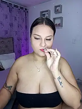 Valeriaa 21 online show from January 8, 2026, 9:06 pm